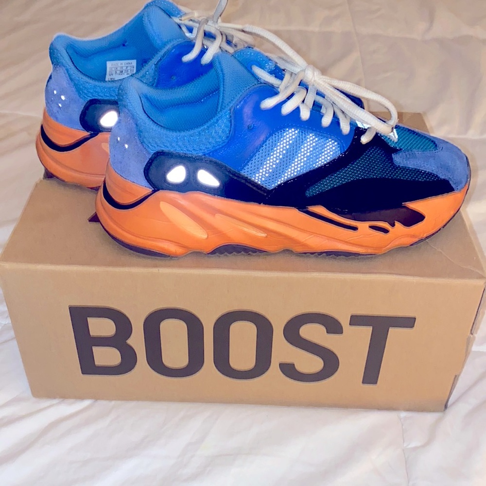 Yeezy boost 700 bright blue